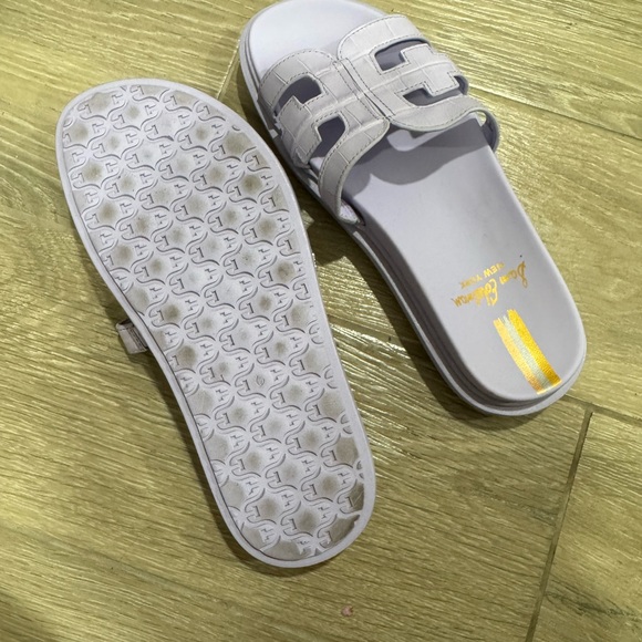 Sam Edelman - Picture 2 of 2